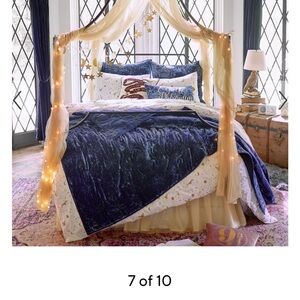 Luxurious Navy Blue Bedding Set